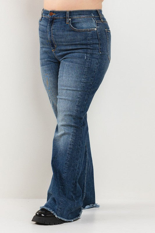 Curvy High Rise Flare Jeans with Frey Hem