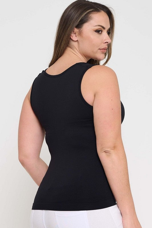 Curvy Sleeveless U Neckline Seamless Tank