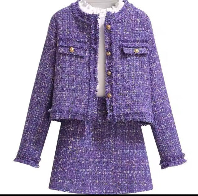 Stunning Tweed Blazer with Button Closure