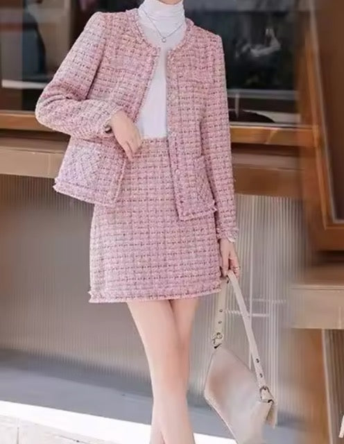 Stunning Tweed Blazer with Button Closure