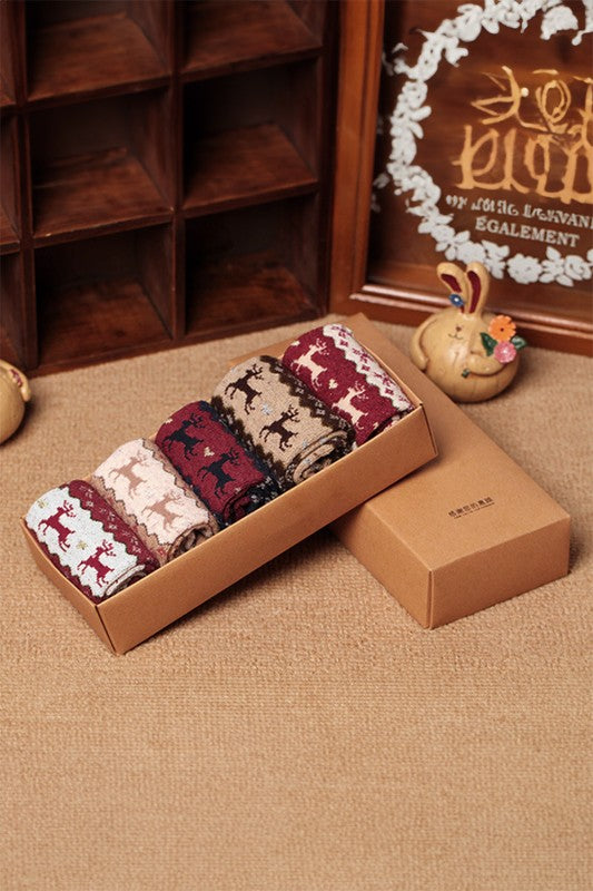 5 pairs of winter thermal boot socks in a set with a paper box.