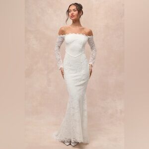 Long Sleeve Fitted Lace Wedding Dress with Train